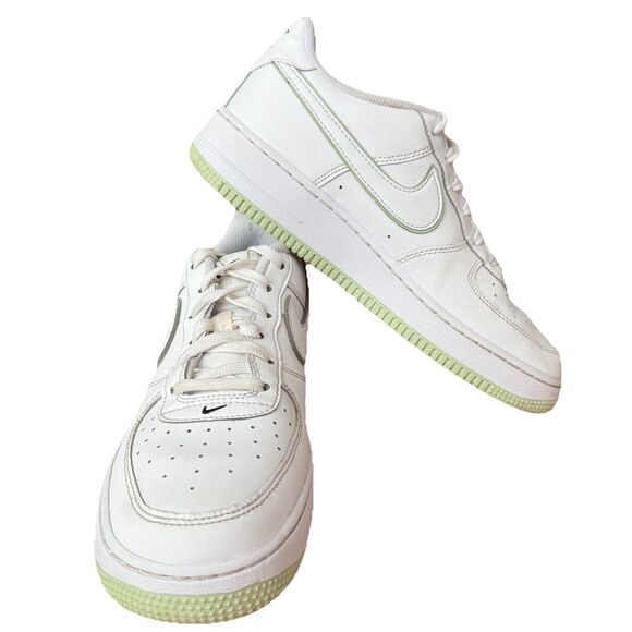 Nike Air Force 1 GS AF1 Low White Honeydew Youth SIZE 7 Casual Shoes CT3839-108 - Picture 3 of 16